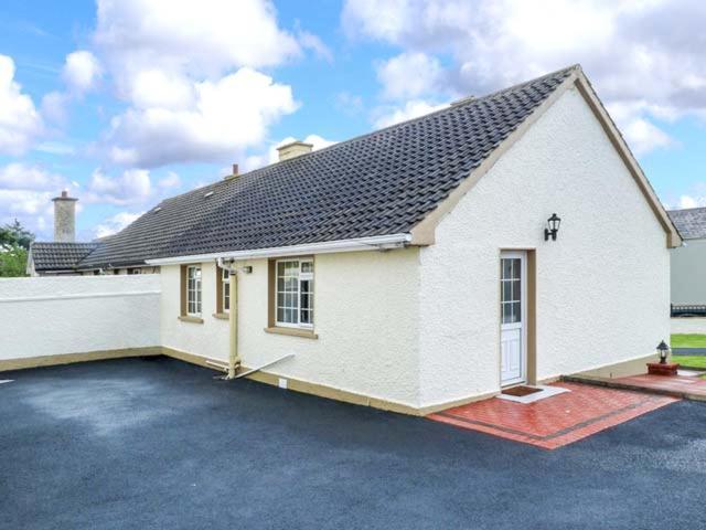 Village Cottage Dunkineely Exterior photo